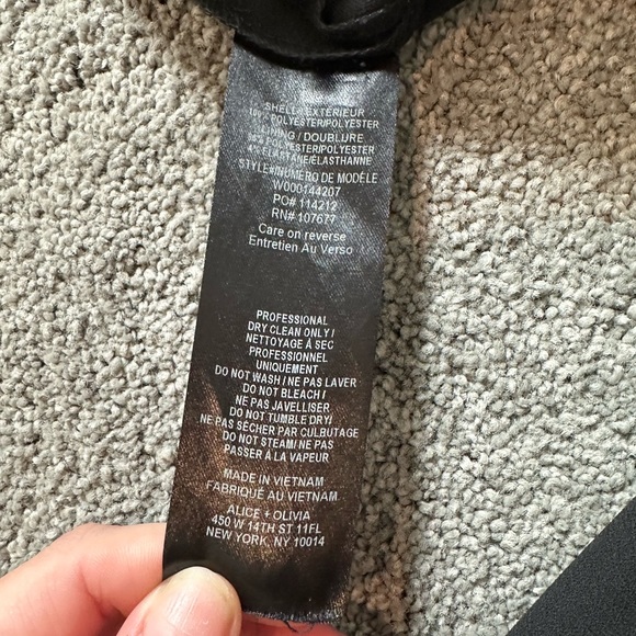 Alice + Olivia Mini Pleated shorts - Picture 2 of 8